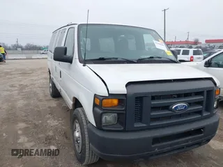 2014 Ford Econoline Cargo Commercial z VIN 1FTNE2EW9EDA50895, wystawiony jako IAAI lot #41498409 z przebiegiem 825 256 mil mil oraz . Historia ofert i sprzedaży dostępna na DreamBid. Obrazek 1.