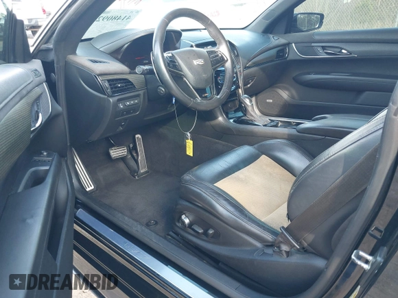 2016 Cadillac ATS-V z VIN 1G6AN1RY4G0143034, wystawiony jako IAAI lot #41480927 z przebiegiem 78 047 mil mil oraz . Historia ofert i sprzedaży dostępna na DreamBid. Obrazek 8.