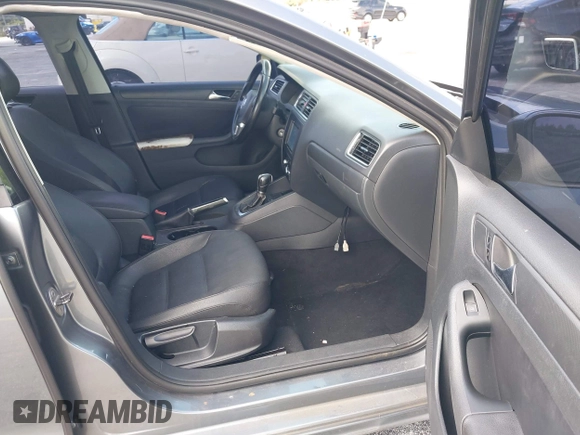 2011 Volkswagen Jetta SE with VIN 3VWDZ7AJ2BM080390, listed as a IAAI auction lot 42723802 with 157,117 mi miles and . Bid and sale history available at DreamBid. Image 5.