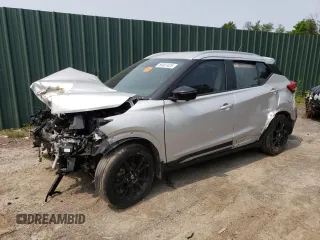 2019 Nissan Kicks S z VIN 3N1CP5CU0KL525203, wystawiony jako Copart lot #58907425 z przebiegiem 46 225 mil mil oraz Szkoda całkowita • Salvage title. Historia ofert i sprzedaży dostępna na DreamBid. Obrazek 1.