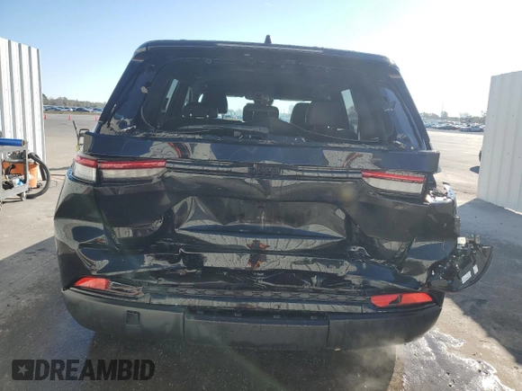 2023 Jeep Grand Cherokee Altitude with VIN 1C4RJGAG0PC647774, listed as a Copart auction lot 88018375 with 33,283 mi miles and Clean title. Bid and sale history available at DreamBid. Image 6.