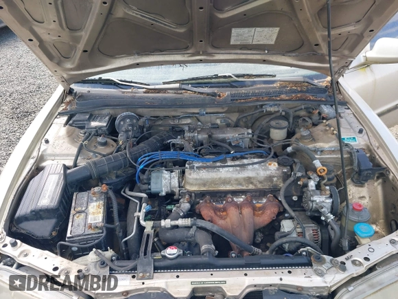 1995 Honda Accord LX with VIN 1HGCD563XSA013868, listed as a IAAI auction lot 42053028 with 184,181 mi miles and . Bid and sale history available at carsss.com. Image 10.