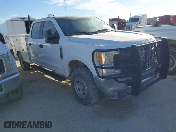 2017 Ford Super Duty F-250 SRW XL with VIN 1FD7W2B63HEE48575, listed as a IAAI auction lot 41666801 with 113,346 mi miles. Bid and sale history available at carsss.com. Image 1.