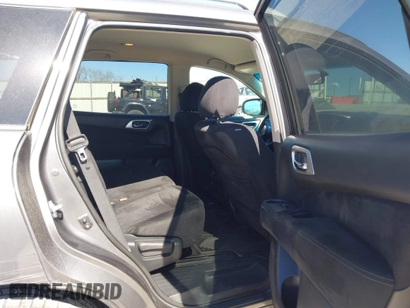2015 Nissan Pathfinder Platinum with VIN 5N1AR2MM5FC684212, listed as a IAAI auction lot 41832912 with 157,465 mi miles and . Bid and sale history available at DreamBid. Image 8.