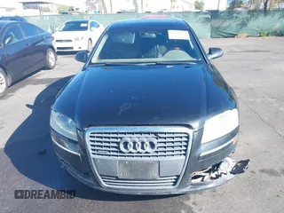 2006 Audi A8 4.2L z VIN WAUML44E96N013151, wystawiony jako IAAI lot #41821108 z przebiegiem 150 334 mil mil oraz . Historia ofert i sprzedaży dostępna na DreamBid. Obrazek 6.