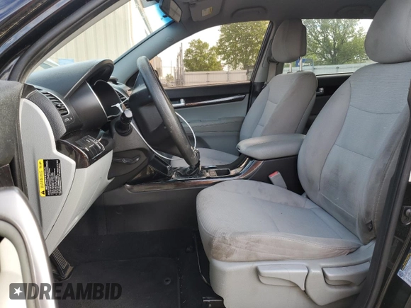 2015 Kia Sorento LX with VIN 5XYKTCA60FG568661, listed as a Copart auction lot 54926355 with 131,895 mi miles and Clean Title. Bid and sale history available at carsss.com. Image 7.