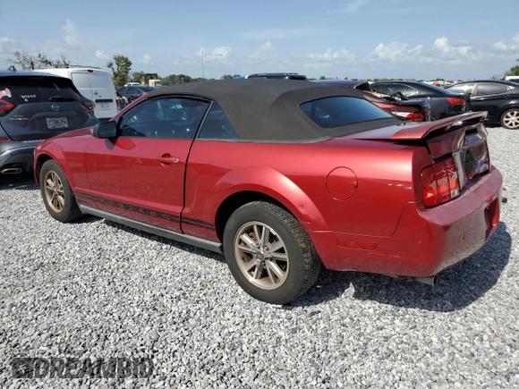 2005 Ford Mustang Deluxe z VIN 1ZVFT84N655177326, wystawiony jako Copart lot #59206775 z przebiegiem 134 187 mil mil oraz Szkoda całkowita • Salvage title. Historia ofert i sprzedaży dostępna na DreamBid. Obrazek 2.