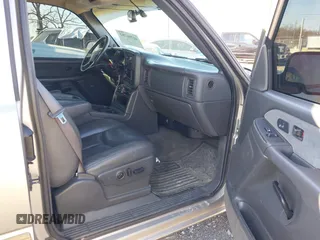 2003 Chevrolet Silverado 1500 with VIN 2GCEK19T531118735, listed as a IAAI auction lot 41706782 with 166,047 mi miles. Bid and sale history available at carsss.com. Image 5.