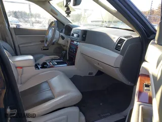 2007 Jeep Grand Cherokee Limited with VIN 1J8HR58N77C590043, listed as a IAAI auction lot 41215585 with 255,625 mi miles. Bid and sale history available at carsss.com. Image 5.
