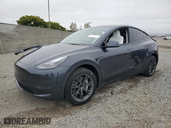 2024 Tesla Model Y z VIN 7SAYGDED4RF103411, wystawiony jako Copart lot #59982815 z przebiegiem 17 601 mil mil oraz Szkoda całkowita • Salvage title. Historia ofert i sprzedaży dostępna na DreamBid. Obrazek 1.
