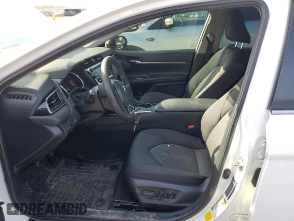 2020 Toyota Camry LE with VIN 4T1C11AK2LU952832, listed as a Copart auction lot 49873975 with 61,376 mi miles and Salvage Title. Bid and sale history available at carsss.com. Image 7.