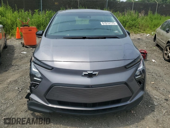 2023 Chevrolet Bolt EV 2LT z VIN 1G1FX6S0XP4162154, wystawiony jako Copart lot #61014175 z przebiegiem 52 656 mil mil oraz Szkoda całkowita • Salvage title. Historia ofert i sprzedaży dostępna na DreamBid. Obrazek 5.