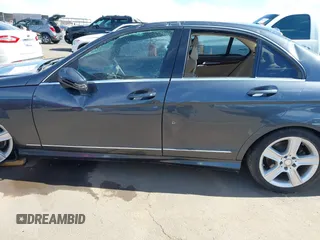 2011 Mercedes-Benz C 300 Sport с VIN WDDGF5EB3BA496547, выставлен на аукционе IAAI как лот 41631748 с пробегом 92 588 миль миль и . История ставок и продаж доступна на DreamBid. Изображение 14.