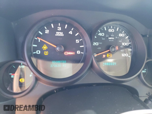 2010 GMC Sierra 1500 with VIN 1GTSCUEA2AZ146485, listed as a Copart auction lot 67342624 with 370,630 mi miles and Salvage Title. Bid and sale history available at DreamBid. Image 9.