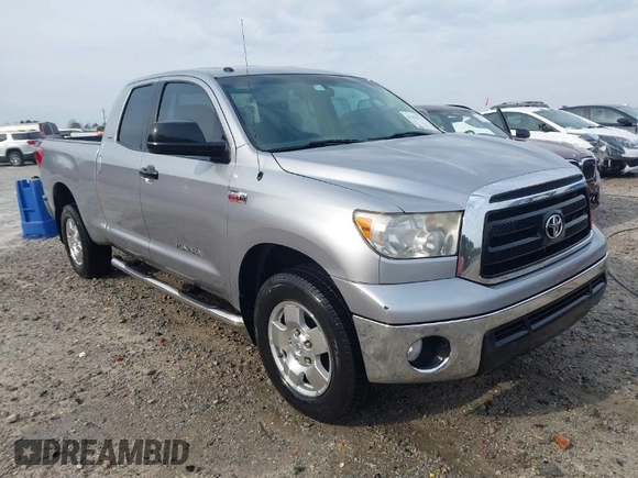 2010 Toyota Tundra z VIN 5TFUW5F14AX145662, wystawiony jako IAAI lot #41792711 z przebiegiem 241 445 mil mil oraz . Historia ofert i sprzedaży dostępna na DreamBid. Obrazek 1.