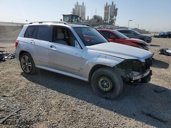 2013 Mercedes-Benz GLK-Class GLK 350 with VIN WDCGG5HBXDG004495, listed as a Copart auction lot 51346335 with 113,989 mi miles and Salvage Title. Bid and sale history available at carsss.com. Image 4.