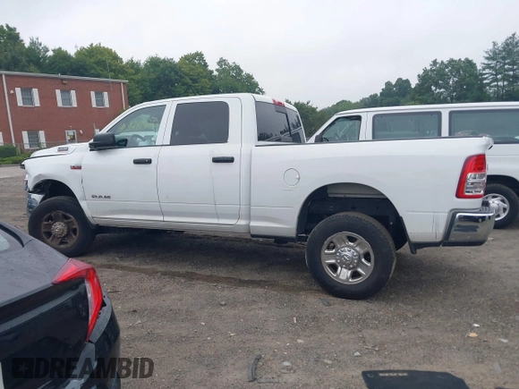 2022 Ram 2500 Tradesman with VIN 3C6UR5CJXNG110864, listed as a IAAI auction lot 40128020 with 55,561 mi miles. Bid and sale history available at carsss.com. Image 14.