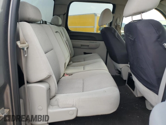 2009 Chevrolet Silverado 1500 LT with VIN 3GCEC23C09G235070, listed as a Copart auction lot 82239964 with 220,631 mi miles and Salvage Title. Bid and sale history available at carsss.com. Image 10.