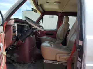 1989 Ford Econoline Cargo with VIN 1FTEE14Y2KHC41026, listed as a Copart auction lot 49440055 with 54,481 mi miles and Salvage Title. Bid and sale history available at DreamBid. Image 7.