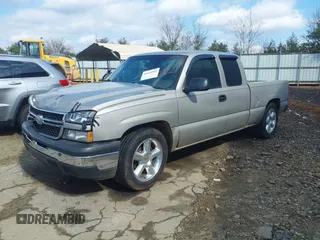 2006 Chevrolet Silverado 1500 Work Truck with VIN 1GCEC19X26Z245101, listed as a IAAI auction lot 41524361 with 189,845 mi miles. Bid and sale history available at carsss.com. Image 2.