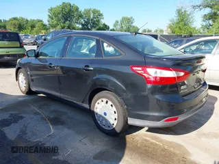 2013 Ford Focus SE z VIN 1FADP3F25DL115727, wystawiony jako IAAI lot #42609895 z przebiegiem 163 749 mil mil oraz . Historia ofert i sprzedaży dostępna na DreamBid. Obrazek 3.
