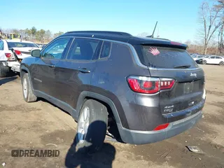2020 Jeep Compass Latitude with VIN 3C4NJDBB9LT217059, listed as a IAAI auction lot 41645658 with 61,972 mi miles. Bid and sale history available at carsss.com. Image 6.