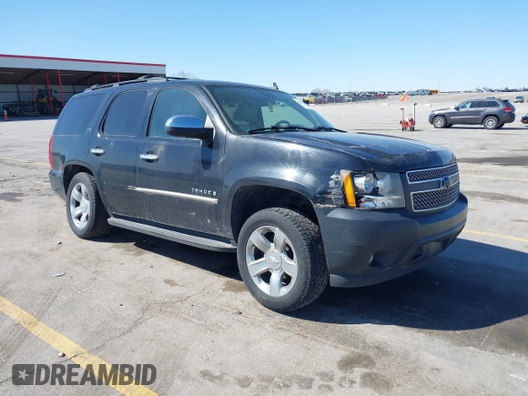 2008 Chevrolet Tahoe 1LT z VIN 1GNFK130X8J138051, wystawiony jako IAAI lot #41983344 z przebiegiem 235 811 mil mil oraz . Historia ofert i sprzedaży dostępna na DreamBid. Obrazek 1.