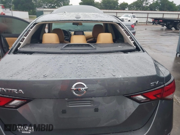 2022 Nissan Sentra SV z VIN 3N1AB8CV9NY259218, wystawiony jako IAAI lot #42184287 z przebiegiem 42 832 mil mil oraz . Historia ofert i sprzedaży dostępna na DreamBid. Obrazek 6.