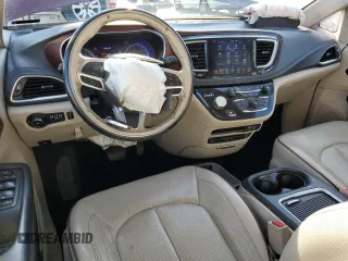 2018 Chrysler Pacifica Limited z VIN 2C4RC1GG1JR252550, wystawiony jako Copart lot #76137964 z przebiegiem 184 072 mil mil oraz Szkoda całkowita • Salvage title. Historia ofert i sprzedaży dostępna na DreamBid. Obrazek 8.