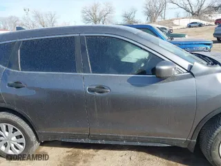 2019 Nissan Rogue SV with VIN 5N1AT2MV8KC780596, listed as a IAAI auction lot 41736630 with 82,776 mi miles. Bid and sale history available at carsss.com. Image 13.