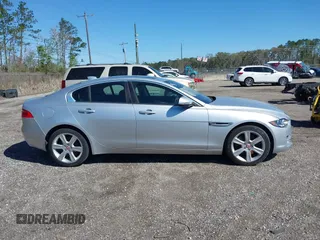 2018 Jaguar XE 25t Premium with VIN SAJAD4FX7JCP34771, listed as a IAAI auction lot 41811274 with 47,021 mi miles. Bid and sale history available at carsss.com. Image 13.
