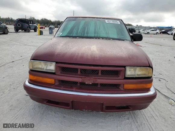 2001 Chevrolet S-10 with VIN 1GCCS195218141358, listed as a Copart auction lot 45118945 with 189,314 mi miles and Salvage Title. Bid and sale history available at carsss.com. Image 5.