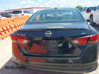 2024 Nissan Altima 2.5 SV with VIN 1N4BL4DV6RN325156, listed as a IAAI auction lot 42086636 with 38,928 mi miles. Bid and sale history available at carsss.com. Image 16.