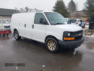 2014 Chevrolet Express Cargo Van with VIN 1GCSGAFX6E1190872, listed as a IAAI auction lot 41680338 with 185,236 mi miles. Bid and sale history available at carsss.com. Image 1.