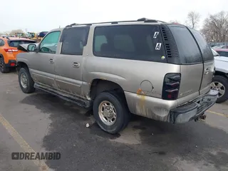 2003 Chevrolet Suburban LT with VIN 3GNGK26UX3G117266, listed as a IAAI auction lot 41615482 with 276,761 mi miles. Bid and sale history available at carsss.com. Image 3.