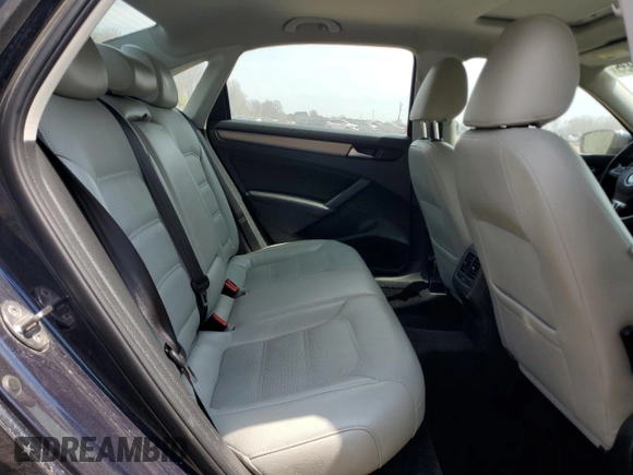 2015 Volkswagen Passat SE z VIN 1VWBV7A39FC066580, wystawiony jako Copart lot #54705935 z przebiegiem 162 056 mil mil oraz Szkoda całkowita • Salvage title. Historia ofert i sprzedaży dostępna na DreamBid. Obrazek 10.