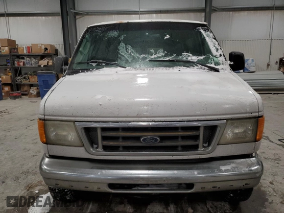 2004 Ford Econoline Passenger XL with VIN 1FBSS31S64HB07909, listed as a Copart auction lot 45110705 with 263,824 mi miles and Salvage Title. Bid and sale history available at carsss.com. Image 5.