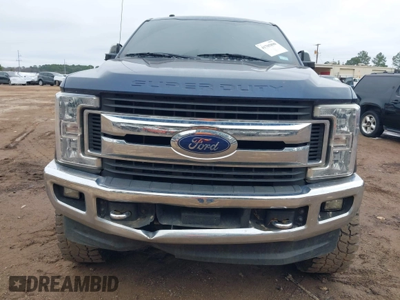 2018 Ford Super Duty F-250 SRW XL with VIN 1FT7W2B62JEB96232, listed as a IAAI auction lot 41705890 with 122,200 mi miles. Bid and sale history available at carsss.com. Image 6.