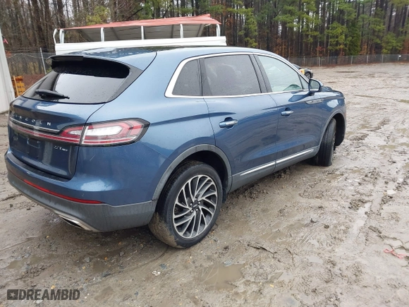 2019 Lincoln Nautilus Reserve with VIN 2LMPJ8LP9KBL14914, listed as a IAAI auction lot 41561348 with 8,887 mi miles. Bid and sale history available at carsss.com. Image 4.