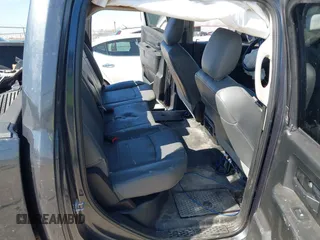 2019 Ram 1500 Tradesman z VIN 1C6RR6ST7KS546087, wystawiony jako IAAI lot #41553722 z przebiegiem Nie podano mil oraz . Historia ofert i sprzedaży dostępna na DreamBid. Obrazek 8.