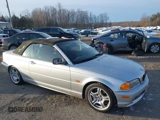 2001 BMW 3 Series 330Ci with VIN WBABS53421JU82591, listed as a IAAI auction lot 41277310 with 99,109 mi miles. Bid and sale history available at carsss.com. Image 1.