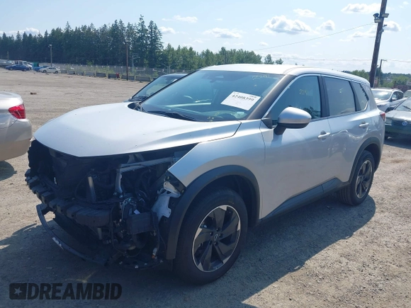 2024 Nissan Rogue SV z VIN 5N1BT3BA4RC678510, wystawiony jako IAAI lot #42408399 z przebiegiem 32 966 mil mil oraz . Historia ofert i sprzedaży dostępna na DreamBid. Obrazek 2.