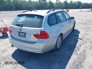 2007 BMW 3 Series 328xi z VIN WBAVT73597FZ35292, wystawiony jako IAAI lot #42263171 z przebiegiem 234 716 mil mil oraz . Historia ofert i sprzedaży dostępna na DreamBid. Obrazek 4.