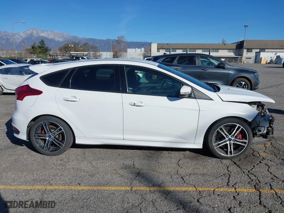 2015 Ford Focus ST with VIN 1FADP3L92FL380352, listed as a IAAI auction lot 41365139 with 136,226 mi miles. Bid and sale history available at carsss.com. Image 14.