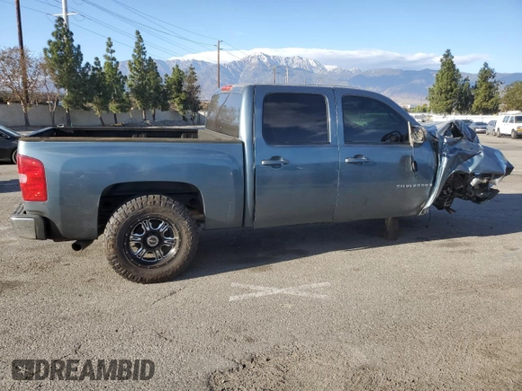 2007 Chevrolet Silverado 1500 LT w/1LT with VIN 2GCEC13J571542006, listed as a Copart auction lot 41470855 with 196,101 mi miles and Salvage Title. Bid and sale history available at carsss.com. Image 3.