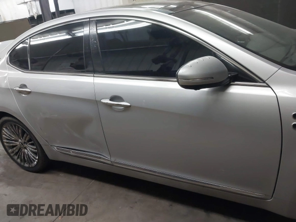 2016 Kia Cadenza Premium with VIN KNALN4D72G5214513, listed as a IAAI auction lot 41879699 with 117,724 mi miles. Bid and sale history available at carsss.com. Image 14.