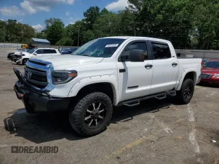 2015 Toyota Tundra SR5 z VIN 5TFDW5F14FX474417, wystawiony jako Copart lot #55151435 z przebiegiem 147 945 mil mil oraz Szkoda całkowita • Salvage title. Historia ofert i sprzedaży dostępna na DreamBid. Obrazek 1.