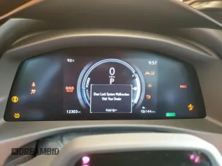 2023 Lexus RZ 450e Premium z VIN JTJAAAAB9PA011698, wystawiony jako Copart lot #64390964 z przebiegiem 12 303 mil mil oraz Szkody całkowita. Historia ofert i sprzedaży dostępna na DreamBid. Obrazek 9.