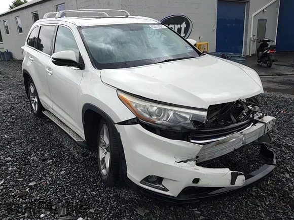 2015 Toyota Highlander Limited с VIN 5TDDKRFH9FS193378, выставлен на аукционе Copart как лот 63219085 с пробегом 111 969 миль миль и Списание • Salvage title. История ставок и продаж доступна на DreamBid. Изображение 15.