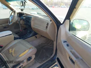 2000 Ford Explorer Eddie Bauer with VIN 1FMZU64EXYZC64768, listed as a IAAI auction lot 41787465 with 204,133 mi miles and . Bid and sale history available at DreamBid. Image 5.